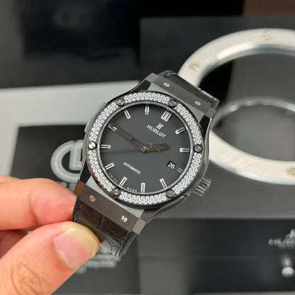 Hublot Classic Fusion Ceramic Diamonds 42mm Black Dial JJZ