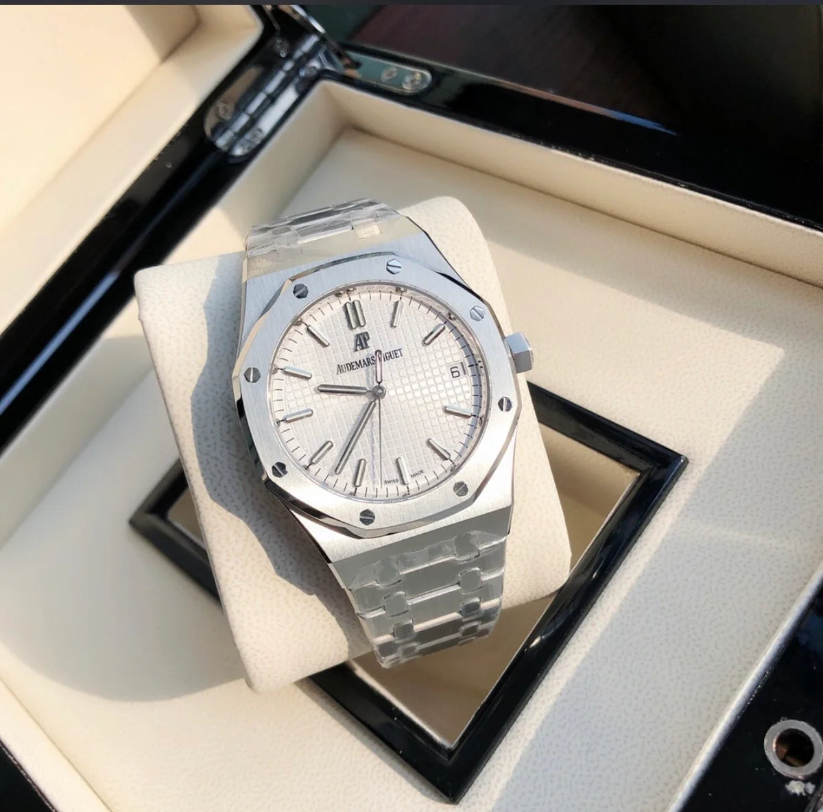 Audemars Piguet Royal Oak 77350ST.OO.1261ST.01 Stainless Steel Silver-Toned Dial