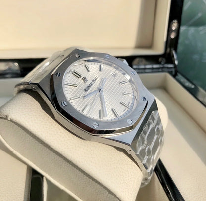 Audemars Piguet Royal Oak 77350ST.OO.1261ST.01 Stainless Steel Silver-Toned Dial