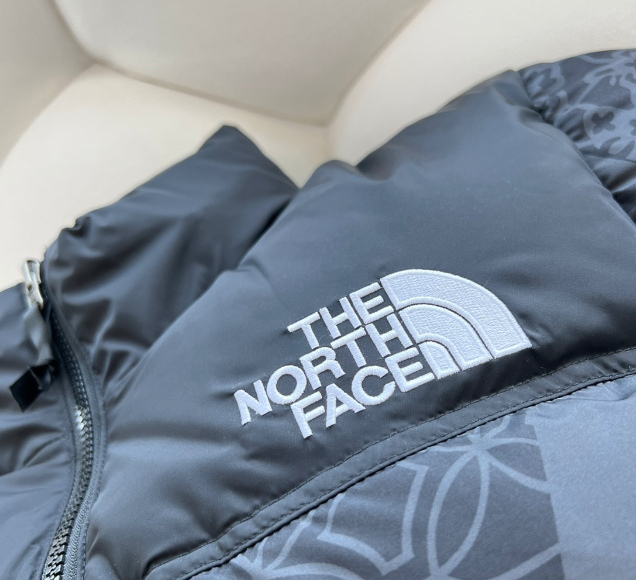 The North Face mix black jakna
