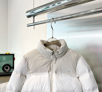 The North Face full white jakna